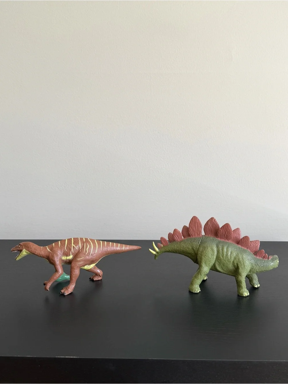 K&M Stegosaurus Baryonyx Dinosaur Toy Figures 7 Inch 2004